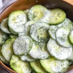 Gurkensalat mit Sahne & Dill - Omas einfaches Rezept